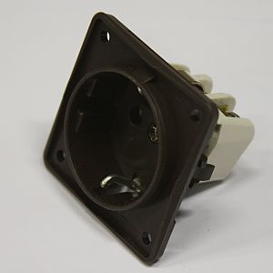 UTTAG 230V brun