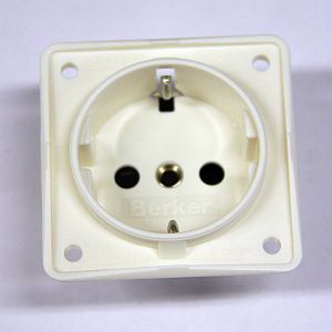 UTTAG 230V vit